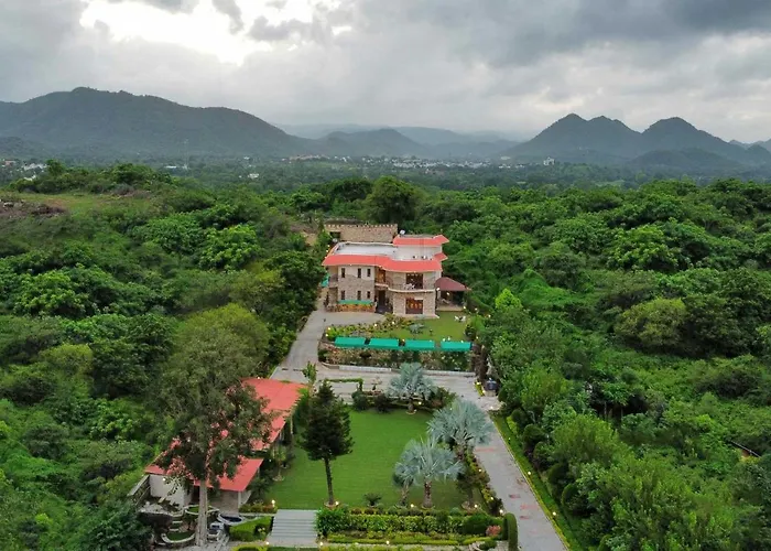 Stayvista'S Prakriti Farms With Outdoor Pool, Complimentary Breakfast Udaipur